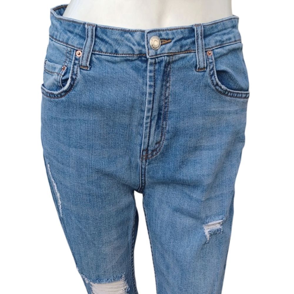 8146....Wild Fable Straight leg Jeans Size 4